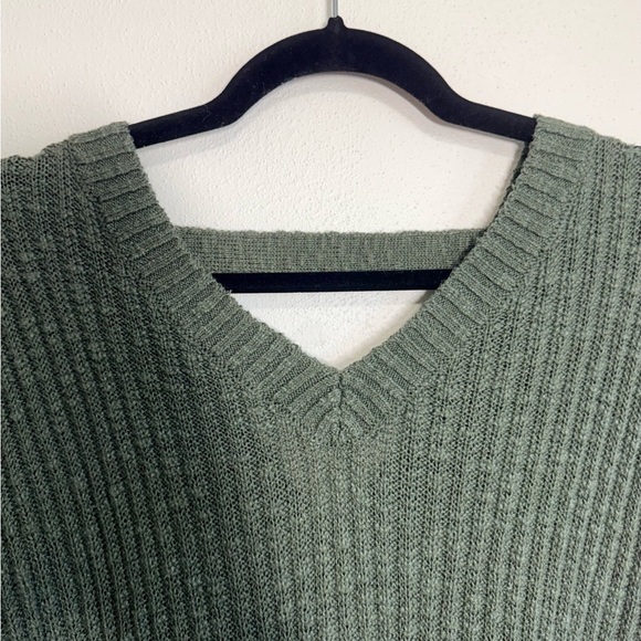 Hollister Olive Green Sweater Open Back Drop Shoulder V-neck Knit Small Women’s - Picture 2 of 11